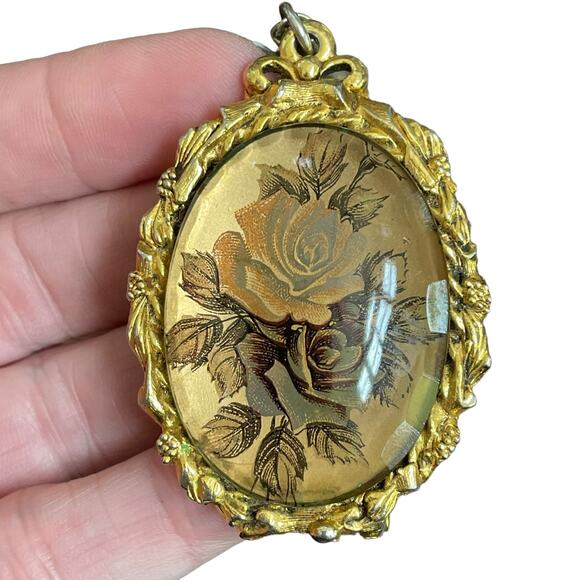 Vintage Max Factor Locket Pendant Necklace Gold Tone Solid Perfume Roses READ - Picture 3 of 11